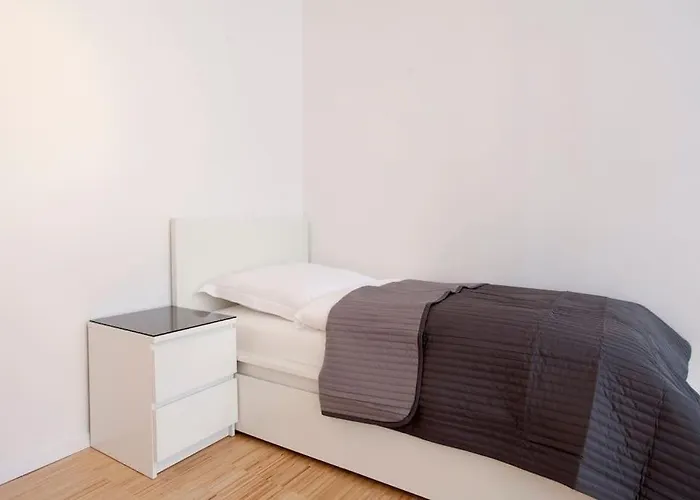 Exclusive 2-room Souterrain Apartamento
