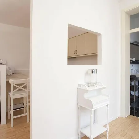 Apartment Exclusive 2-room Souterrain *