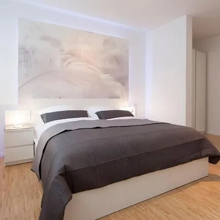 Exclusive 2-room Souterrain *