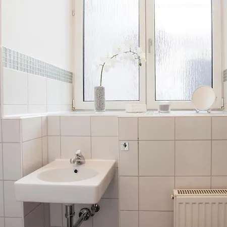 Apartment Exclusive 2-room Souterrain *