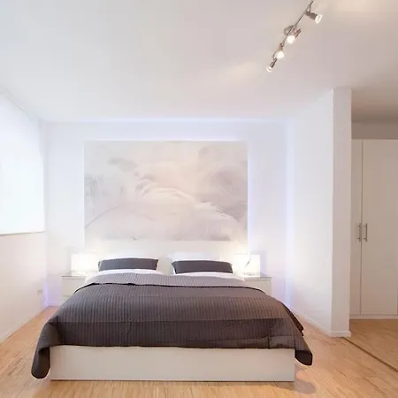 Exclusive 2-room Souterrain Apartment