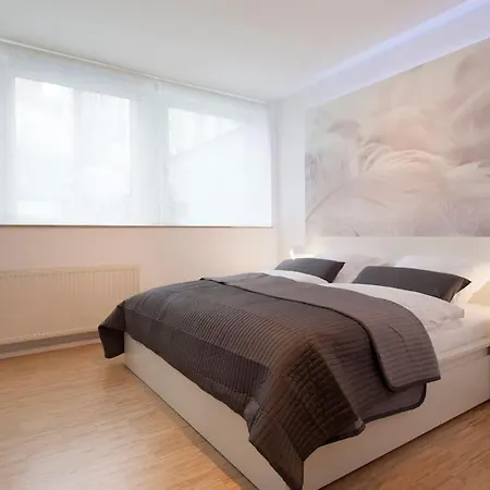 Exclusive 2-room Souterrain *